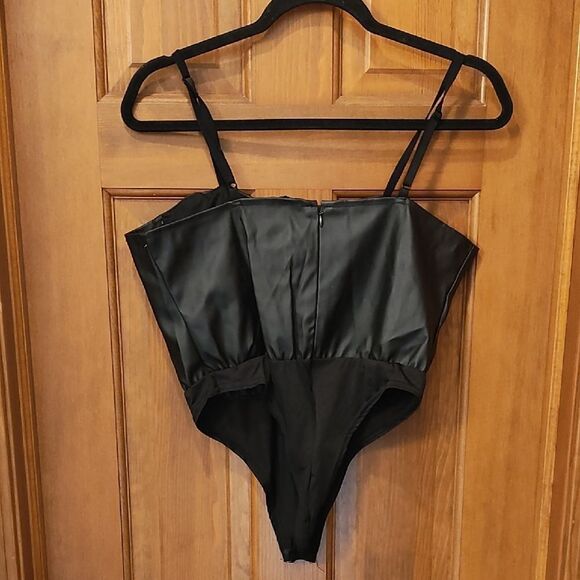 Love X Design Elegant Black Bodysuit - Picture 5 of 7